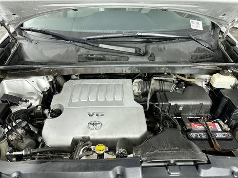 Used 2013 Toyota Highlander Limited AWD/4WD image 30