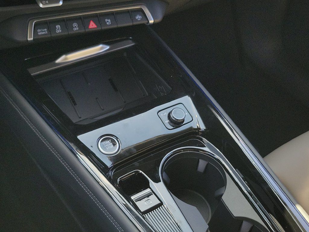 New 2026 Audi Q3 quattro 2.0T AWD/4WD image 14