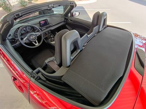Used 2020 MAZDA MX-5 Miata Sport RWD image 50