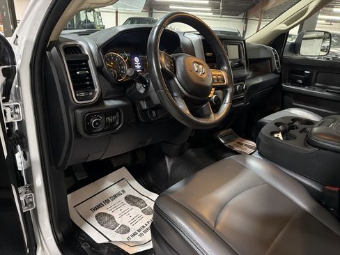 Used 2020 RAM 2500 Tradesman w/ Chrome Appearance Group image 17