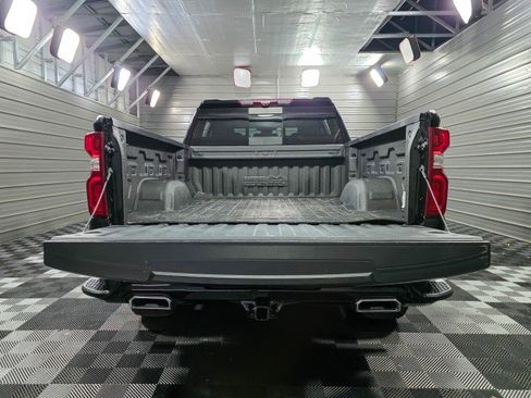 Used 2023 Chevrolet Silverado 1500 High Country w/ Technology Package image 10