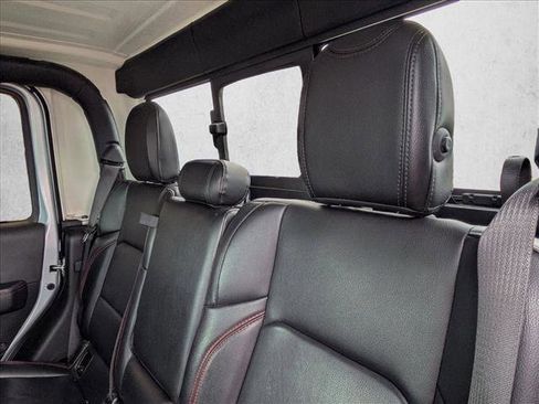 Used 2022 Jeep Gladiator Rubicon w/ LED Lighting Group AWD/4WD image 15