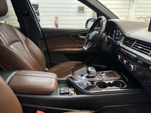 Used 2017 Audi Q7 3.0T Premium Plus AWD/4WD image 31