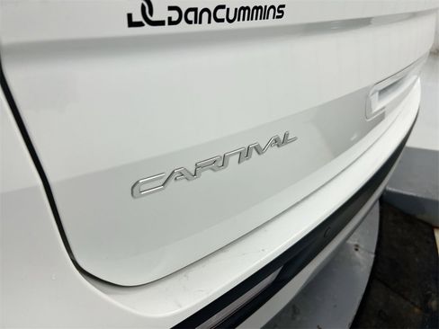 Used 2023 Kia Carnival LX image 26