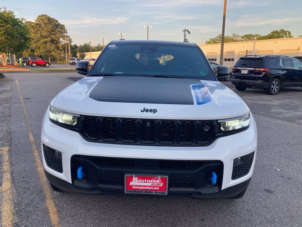 New 2024 Jeep Grand Cherokee Trailhawk w/ Advanced Protech Group II AWD/4WD image 9