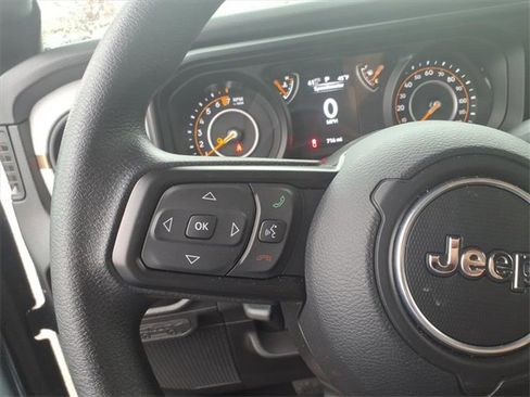 Used 2025 Jeep Gladiator Sport image 13