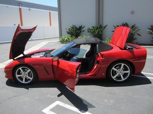 Used 2008 Chevrolet Corvette Convertible w/ Preferred Equipment Group RWD image 11