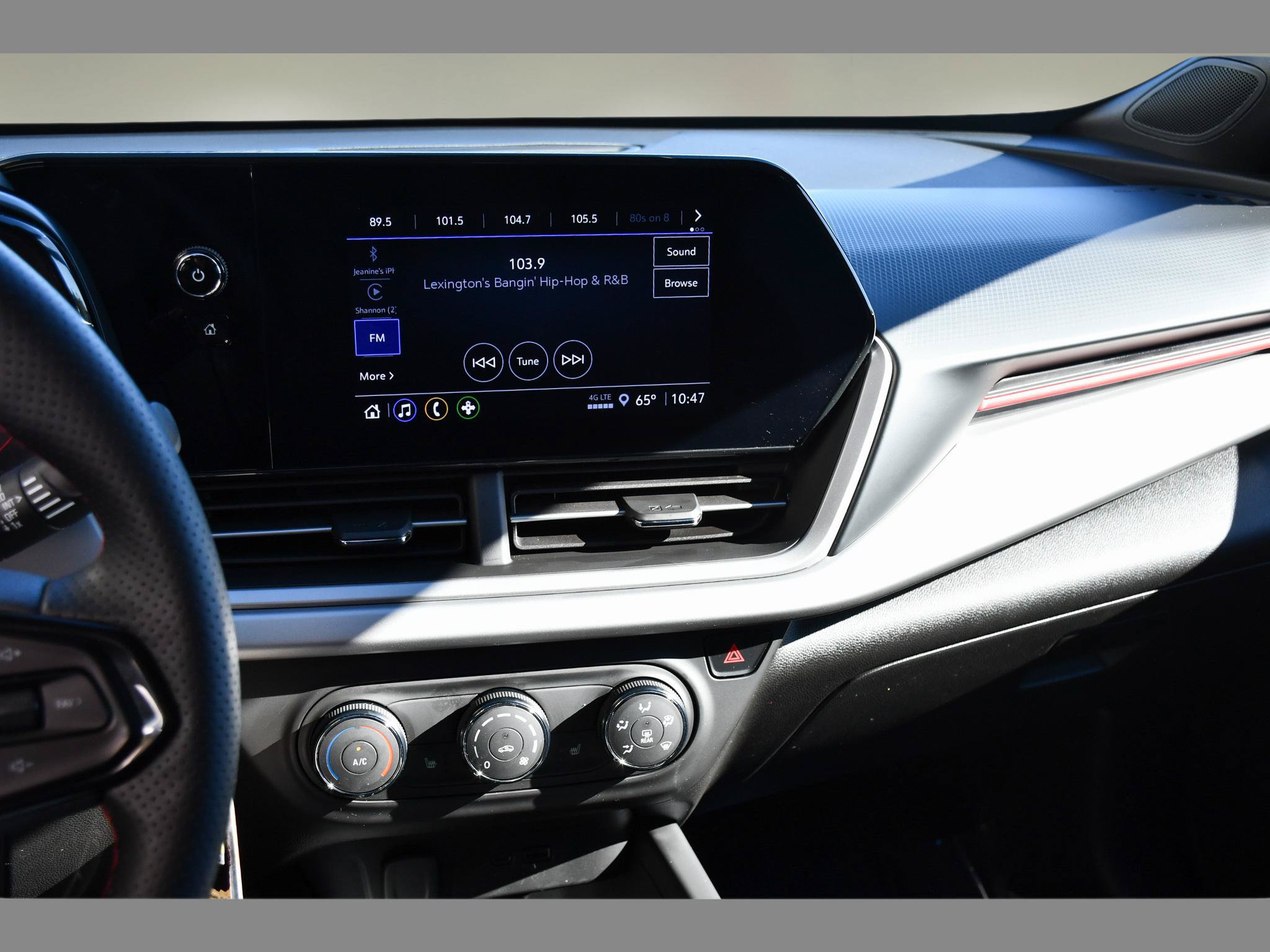 Used 2024 Chevrolet Trax RS w/ Driver Confidence Package FWD image 19