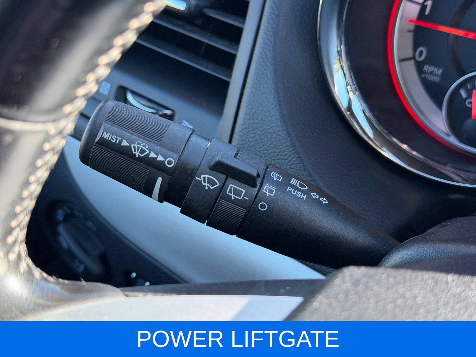 Used 2019 Dodge Grand Caravan GT FWD image 16
