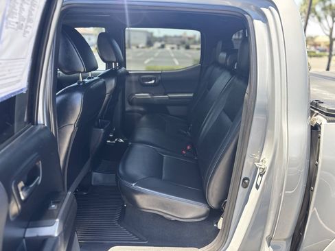 Used 2019 Toyota Tacoma TRD Sport AWD/4WD image 14