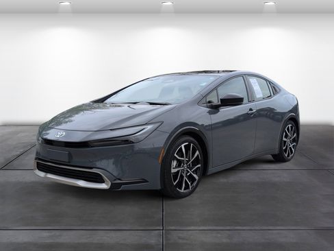 Used 2025 Toyota Prius Plug-In Hybrid w/ Limited Premium Package FWD image 4