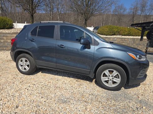 Used 2021 Chevrolet Trax LT w/ Driver Confidence Package image 7