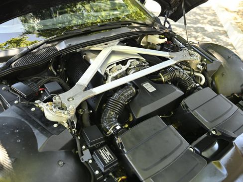 Used 2020 Aston Martin V8 Vantage Coupe RWD image 29