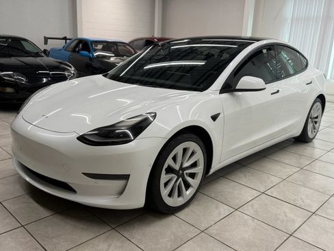 Used 2021 Tesla Model 3 Standard Range Plus RWD image 3