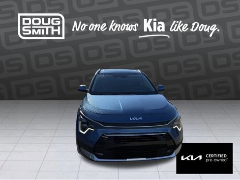 Certified 2023 Kia Niro SX Touring image 9