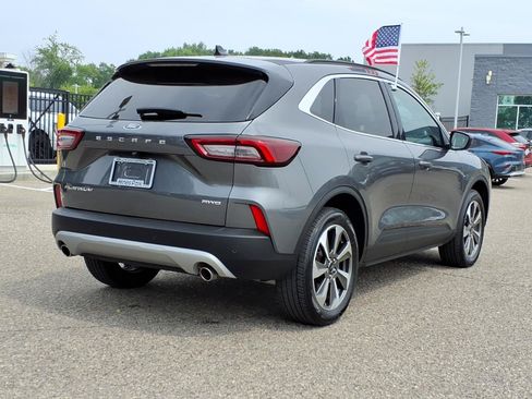 Used 2025 Ford Escape Platinum AWD/4WD image 7