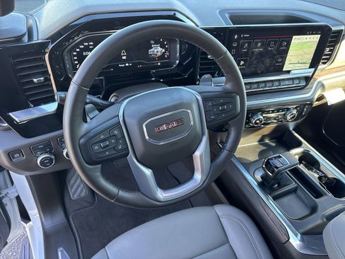 Used 2025 GMC Sierra 1500 SLT w/ SLT Premium Plus Package image 18
