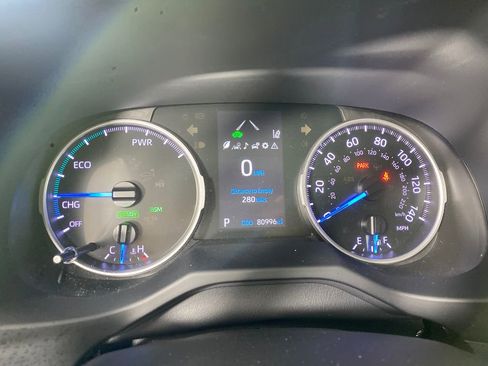 Certified 2021 Toyota RAV4 XLE Premium image 19