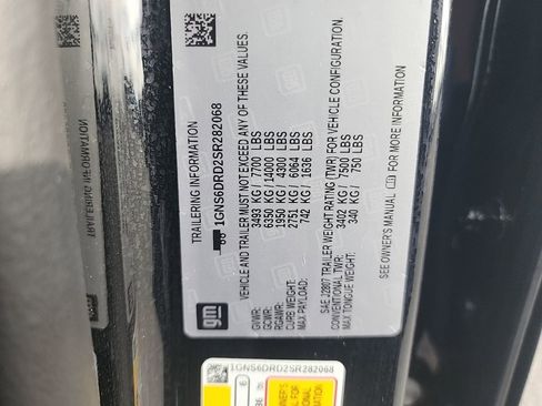 Used 2025 Chevrolet Suburban Z71 image 17