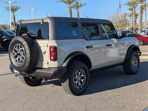 New 2025 Ford Bronco Badlands image 7
