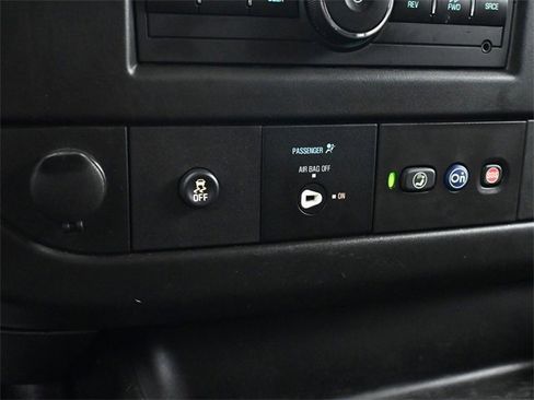 Used 2018 Chevrolet Express 2500 Extended w/ Driver Convenience Package image 22