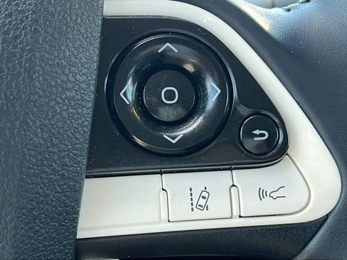 Used 2019 Toyota Prius Prime Plus FWD image 31