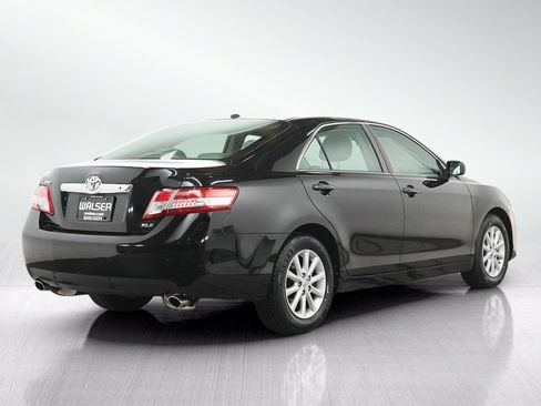 Used 2011 Toyota Camry XLE w/ XLE Extra-Value Pkg #1 FWD image 5