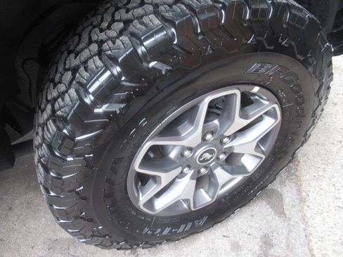 Used 2025 Ford Bronco Badlands AWD/4WD image 13
