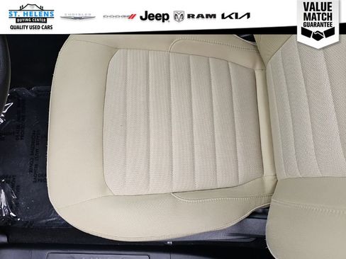 Used 2023 Ford Edge SE w/ Cargo Accessory Package AWD/4WD image 18