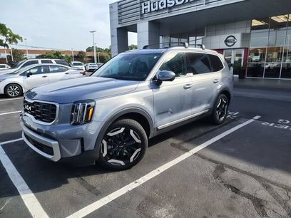 Used 2025 Kia Telluride S