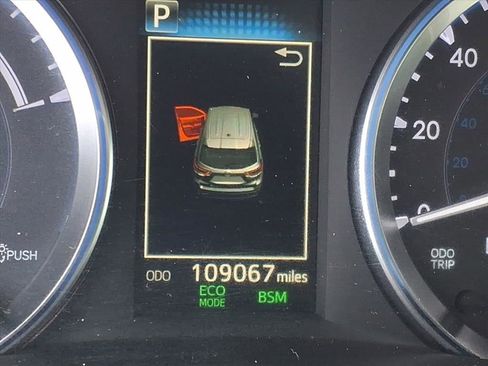 Used 2017 Toyota Highlander XLE image 6