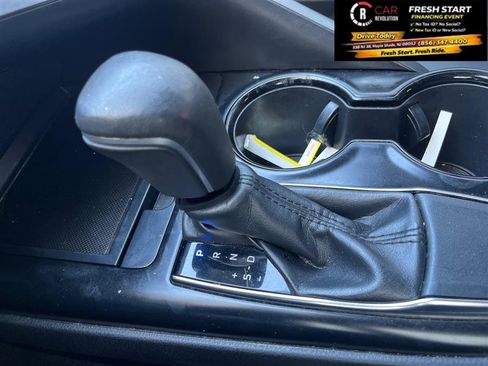Used 2019 Toyota Camry SE image 18