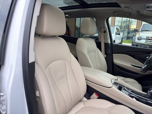 Used 2019 Buick Envision Premium w/ Driver Confidence Package AWD/4WD image 31