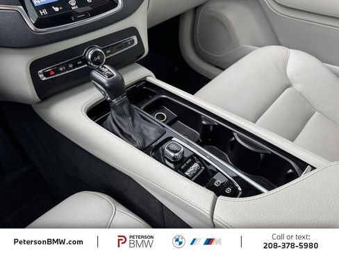 Used 2020 Volvo XC90 T6 Momentum w/ Protection Package Premier image 33