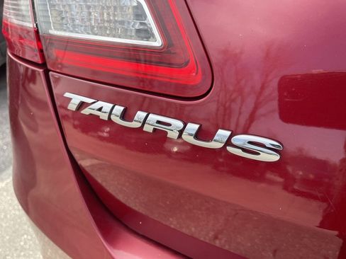 Used 2018 Ford Taurus SEL w/ Equipment Group 201A image 6