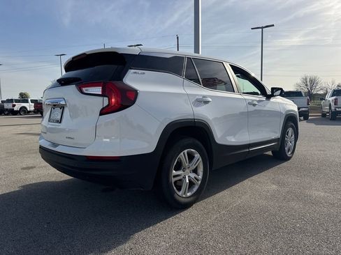 Used 2024 GMC Terrain SLE image 7