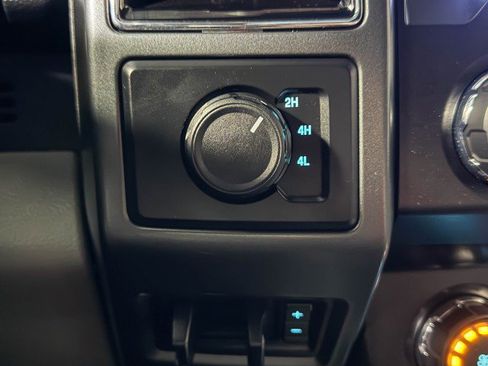 Used 2020 Ford F350 XLT w/ XLT Premium Package image 28