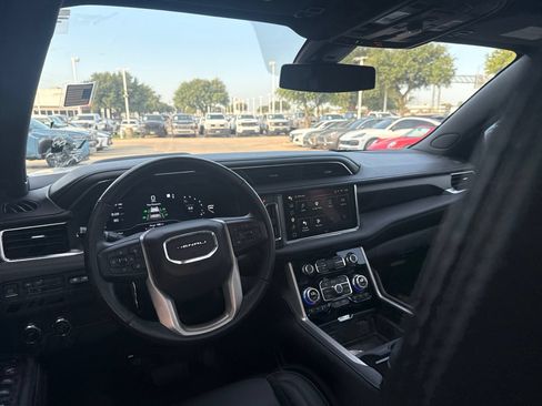Used 2022 GMC Yukon Denali RWD image 6
