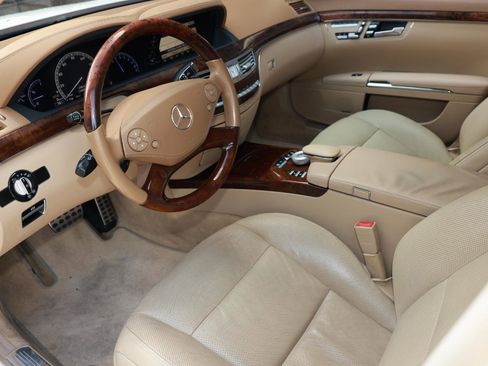 Used 2013 Mercedes-Benz S 550 w/ Sport Pkg image 6