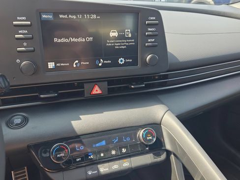 Certified 2025 Hyundai Elantra Sport FWD image 17