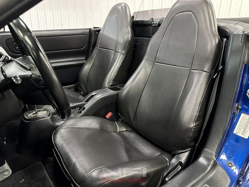 Used 2003 Toyota MR2 image 33