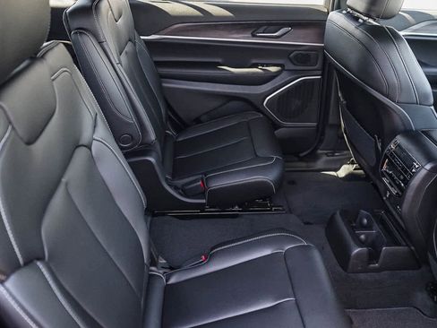 New 2026 Jeep Grand Cherokee L Limited image 18