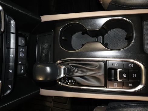 Used 2020 Hyundai Santa Fe Limited w/ Cargo Package image 15