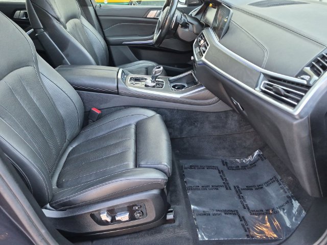 Used 2020 BMW X7 M50i AWD/4WD image 31