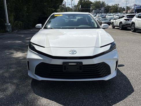 Used 2025 Toyota Camry LE FWD image 8
