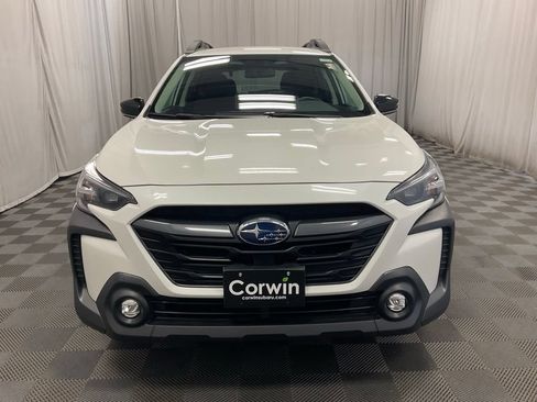 Used 2025 Subaru Outback Premium AWD/4WD image 13