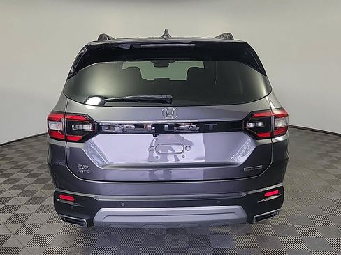 Certified 2025 Honda Pilot Touring image 5