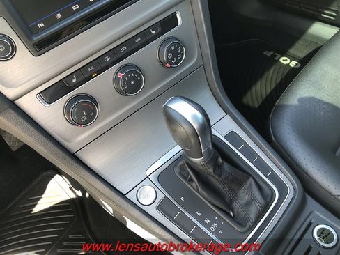Used 2017 Volkswagen Golf SE FWD image 15