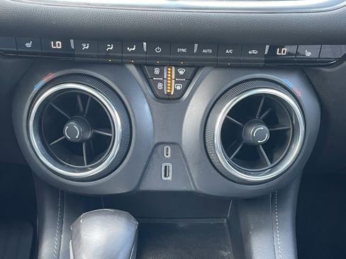 Used 2020 Chevrolet Blazer LT FWD image 25