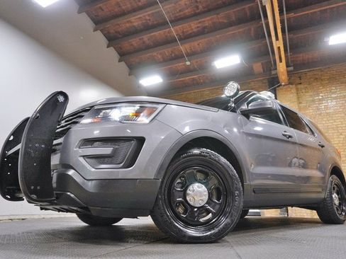 Used 2017 Ford Explorer 4WD Police Interceptor w/ Ready For The Road Package image 3